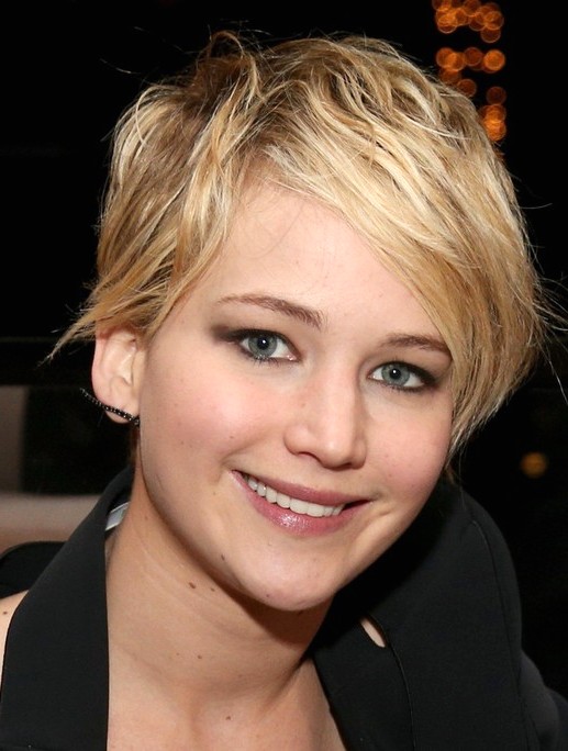 2014-Jennifer-Lawrence-Hairstyles-Cute-Pixie-Haircut-with-Si