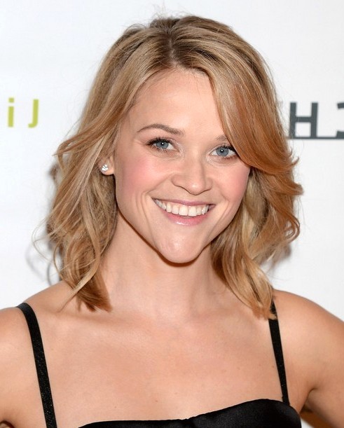 2014-Reese-Witherspoon-Hairstyles-Easy-Medium-Haircut