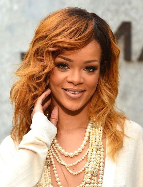2014-Rihanna-Medium-Hairstyles-Layers-and-Soft-Waves
